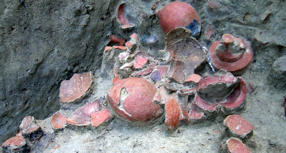 舟木遗迹出土文物 制盐土器和短爪章鱼陶罐